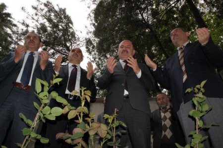 Polatlı’da Cami Bahçeleri Güllerle Donatılacak