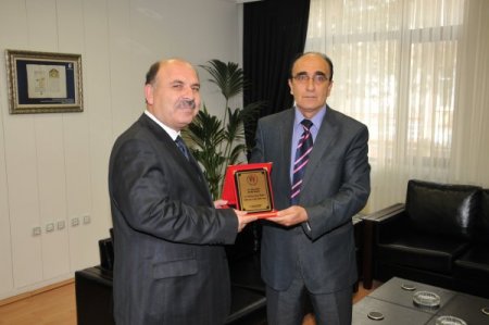 Polatlı’da şehir stadyumuna yardım edenler ödüllendirildi