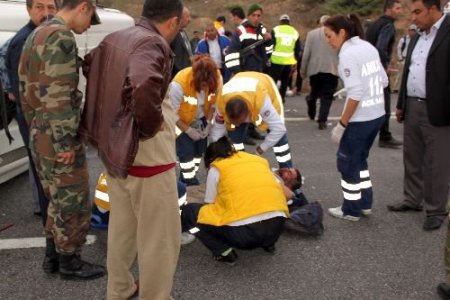 Polatlı'da Trafik Kazası: 1 Ölü, 17 Yaralı (2)