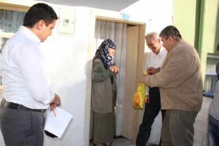 POLİAD, ihtiyaç sahibi ailelere kurban eti dağıttı