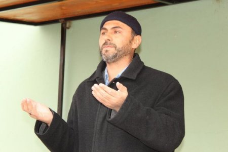 Poliad 52 Üyesini Umreye Gönderdi