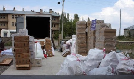 Polis, 78 Bin Paket Kaçak Sigara Ele Geçirdi