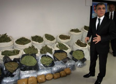 Polis, bayramda uyuşturucu trafiğini kesti