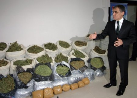 Polis, bayramda uyuşturucu trafiğini kesti