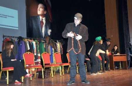 Polis, dolandırıcılık yöntemlerini tiyatroyla anlatıyor