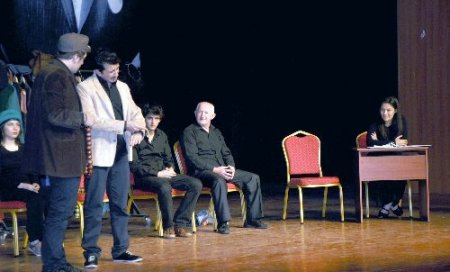 Polis, dolandırıcılık yöntemlerini tiyatroyla anlatıyor