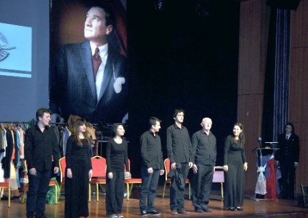 Polis, dolandırıcılık yöntemlerini tiyatroyla anlatıyor