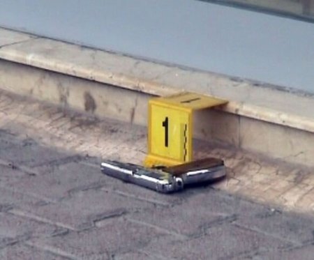 Polis, 'dur' İhtarına Uymayarak Silah Çeken Şahsı Ayağından Vurdu