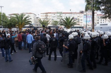 Polis, izinsiz gösteriye müdahale etti