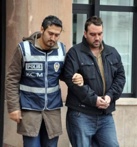 Polis, Maaşına Göz Diken Bulgarları Affetmedi