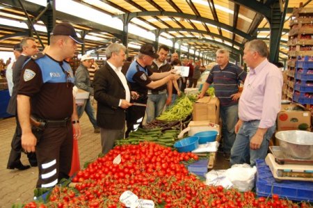 Polis, Pazar Esnafını Sahte Paraya Karşı Uyardı