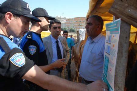 Polis, sahte paraya karşı kurban satıcılarını uyardı