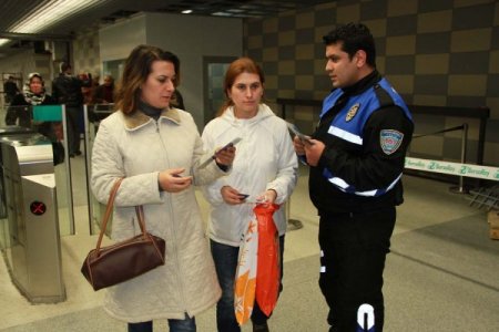 Polis, sahte savcı ve polislere karşı mücadeleyi metrolardan başlattı