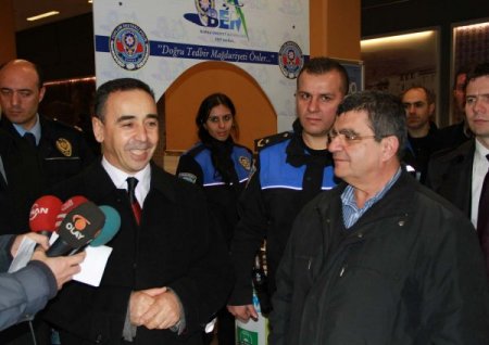 Polis, sahte savcı ve polislere karşı mücadeleyi metrolardan başlattı