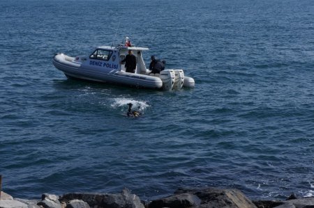 Polis, Sierra’nın eşyalarını denizde arıyor