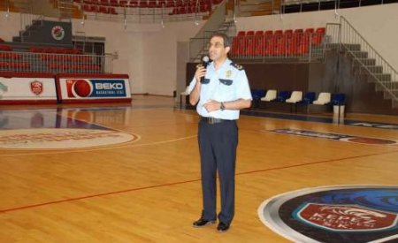 Polis, Suçlu İle Mücadelede Temizlik İşçilerinden Destek İstedi