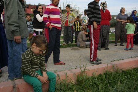 Polis, sulama kanalına düşen çocuğu arıyor