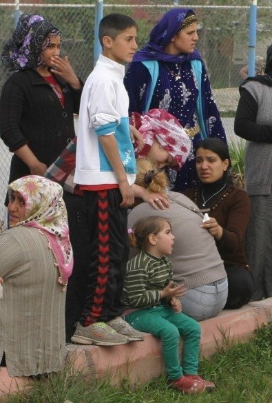 Polis, sulama kanalına düşen çocuğu arıyor