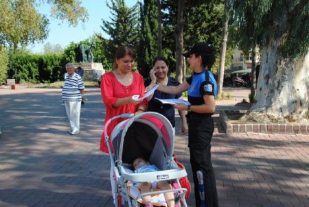 Polis, vatandaşları hırsızlıklara karşı el ilanıyla uyardı