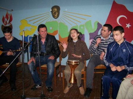 Polis Adayları Görme Engelli Çocukları Ziyaret Etti