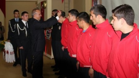 Polis adaylarına nasihat: İnsan olmak ve insanlara yardımcı olmak daha önemli