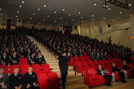 Polis adaylarına nasihat: İnsan olmak ve insanlara yardımcı olmak daha önemli