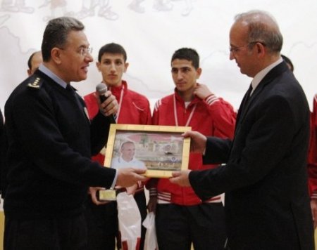 Polis adaylarına nasihat: İnsan olmak ve insanlara yardımcı olmak daha önemli
