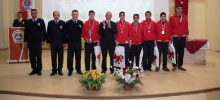 Polis adaylarına nasihat: İnsan olmak ve insanlara yardımcı olmak daha önemli