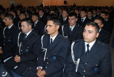 Polis Adaylarının İlk Dersi Türkçe