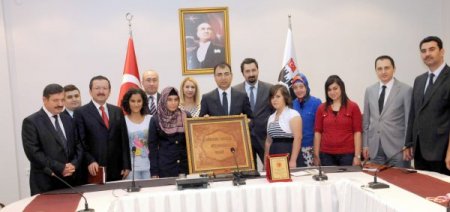 Polis amcaları öncülük etti, yüzlerce çocuk meslek sahibi oldu