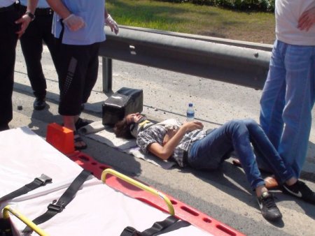 Polis Aracı Hafriyat Kamyonuna Çarptı, Bayan Polis Yaralandı