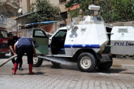 Polis Aracı Seyir Halinde Alev Aldı