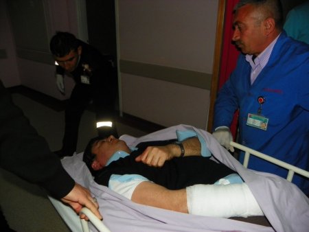 Polis aracıyla öğrenci servisi çarpıştı: 4 yaralı