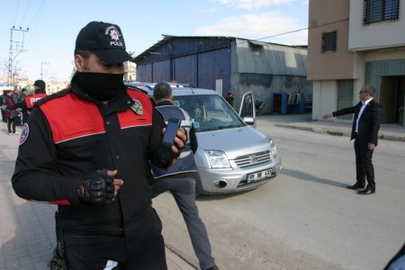 Polis artık cep telefonundan sorgu yapıyor