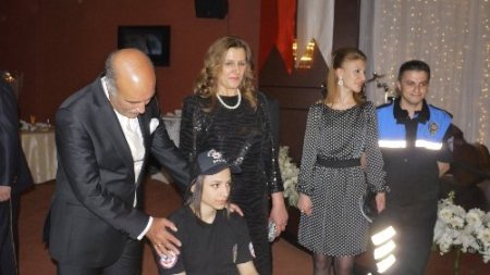 Polis Balosu, medya ve sanat dünyasını bir araya getirdi