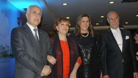 Polis Balosu, medya ve sanat dünyasını bir araya getirdi