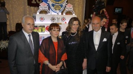 Polis Balosu, medya ve sanat dünyasını bir araya getirdi