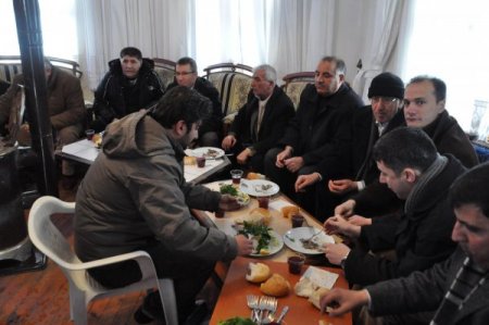 Polis Basın Mensuplarıyla Kar Üstünde Piknikte Biraraya Geldi