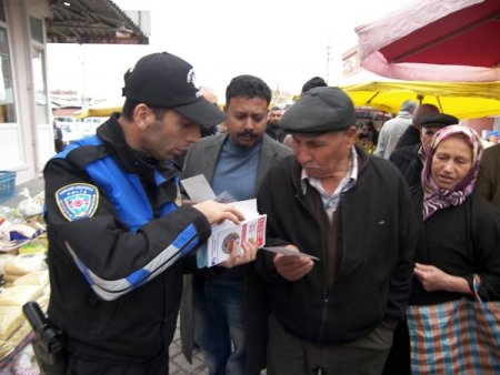 Polis dolandırıcılara karşı broşürle uyardı