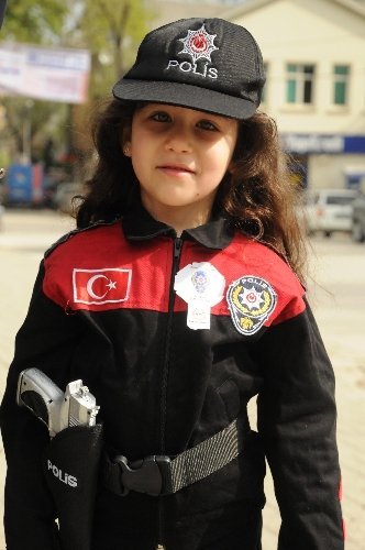 Polis Günü'ne renkli kutlama