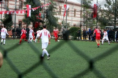 Polis haftasında şöhretler saha çıktı
