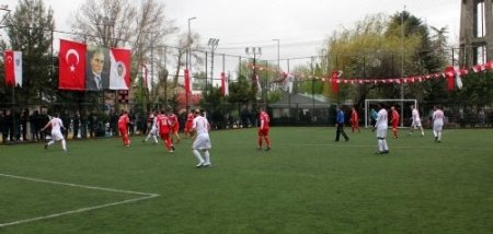 Polis haftasında şöhretler saha çıktı