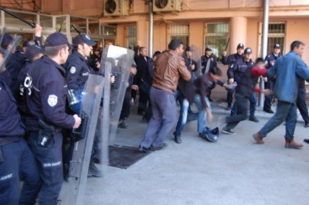 Polis-hırsız kovalamacası sonrası hastane önü savaş alanına döndü