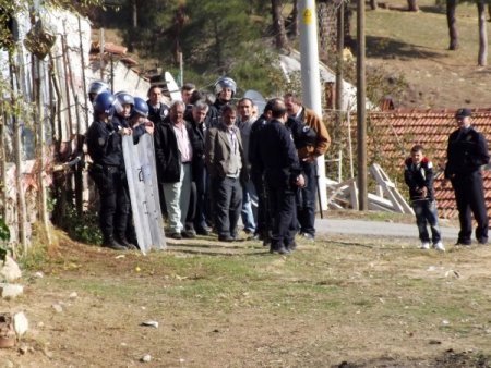 Polis-hırsız kovalamacasında bir komiser ve 2 zanlı yaralandı (2)