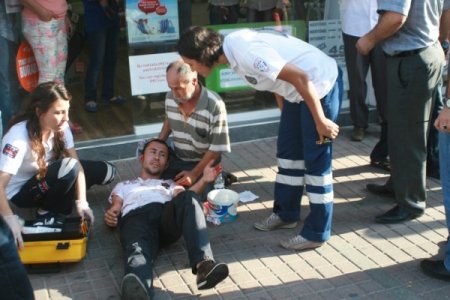 Polis iki grup arasındaki kavgayı biber gazı ile bitirdi: 3 yaralı, 6 gözaltı