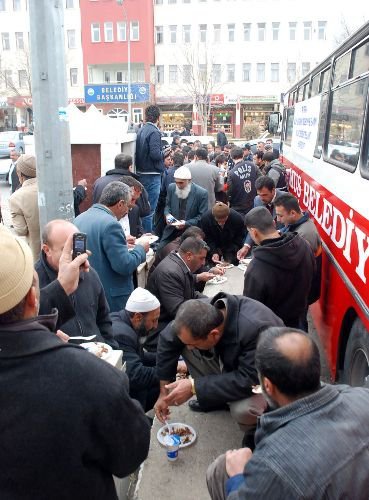 Polis Kurban Etini Halk İle Paylaştı