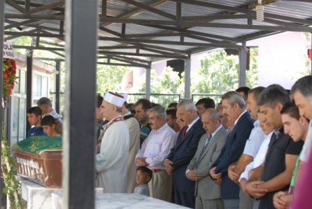 Polis Kurşunuyla Ölen Gencin Ailesine Devletten Güvence