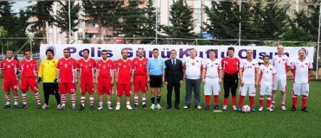 Polis - medya dostluğu sahaya da yansıdı: 4-4