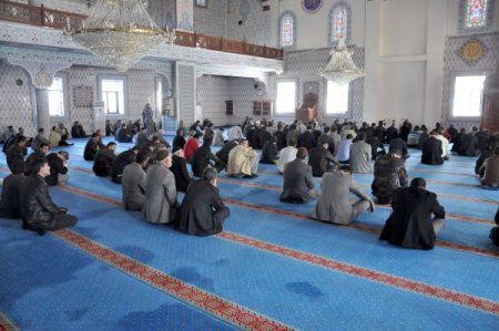 Polis memurları, şehit düşen meslektaşları için 180 hatim okudu