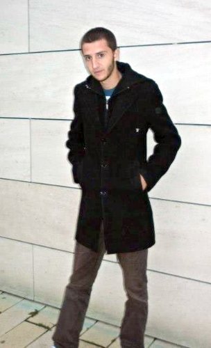 Polis memuru, kızını rahatsız ettiği gerekçesiyle bir genci öldürdü